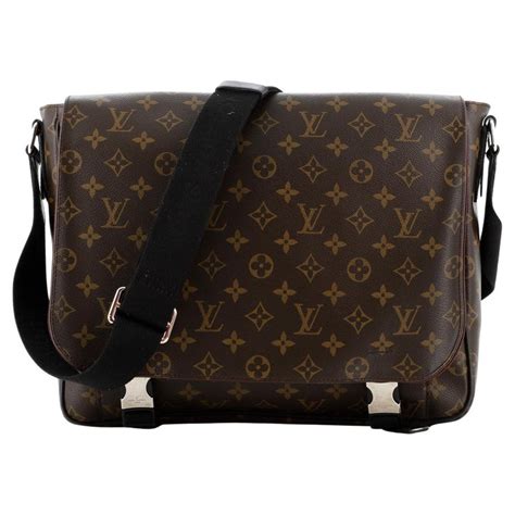 lv clarence bag